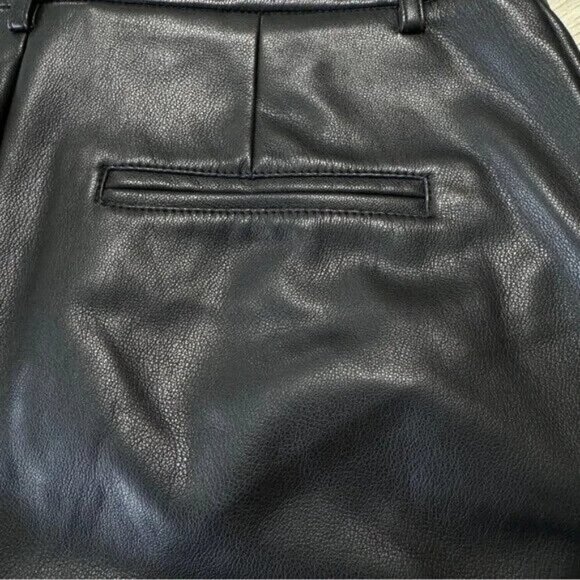 7 For all Mankind M Black Coated Faux Leather Wide Cropped Front Seam Pants Leg - Picture 3 of 7